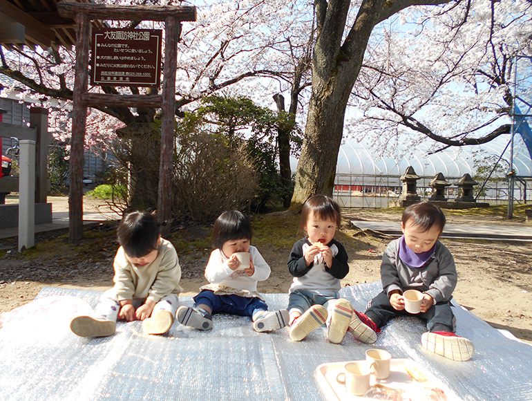 お花見給食